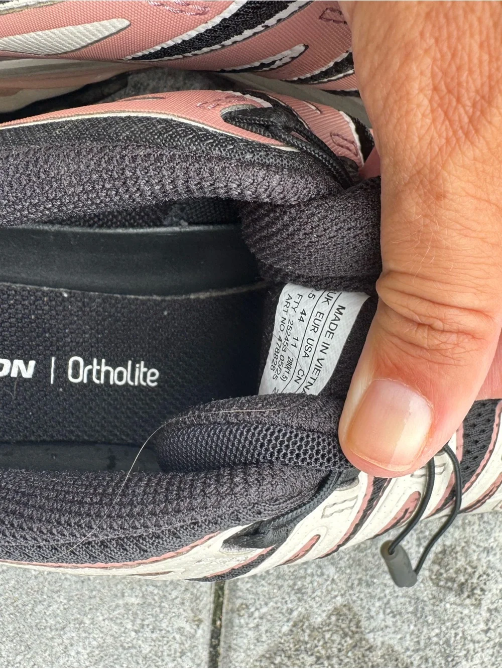Salomon worn only